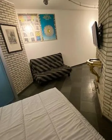 Appartamento Dormire In Centro Galleria 16 Cavana *